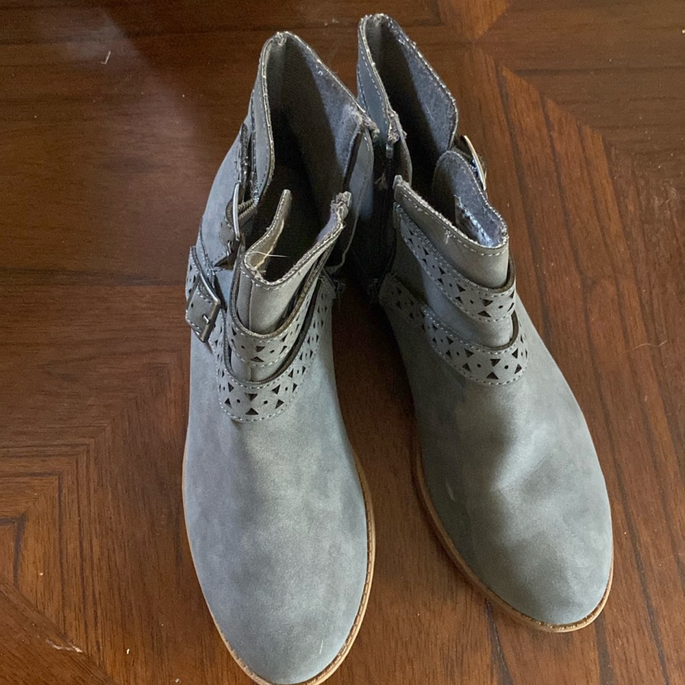 Cute short boots